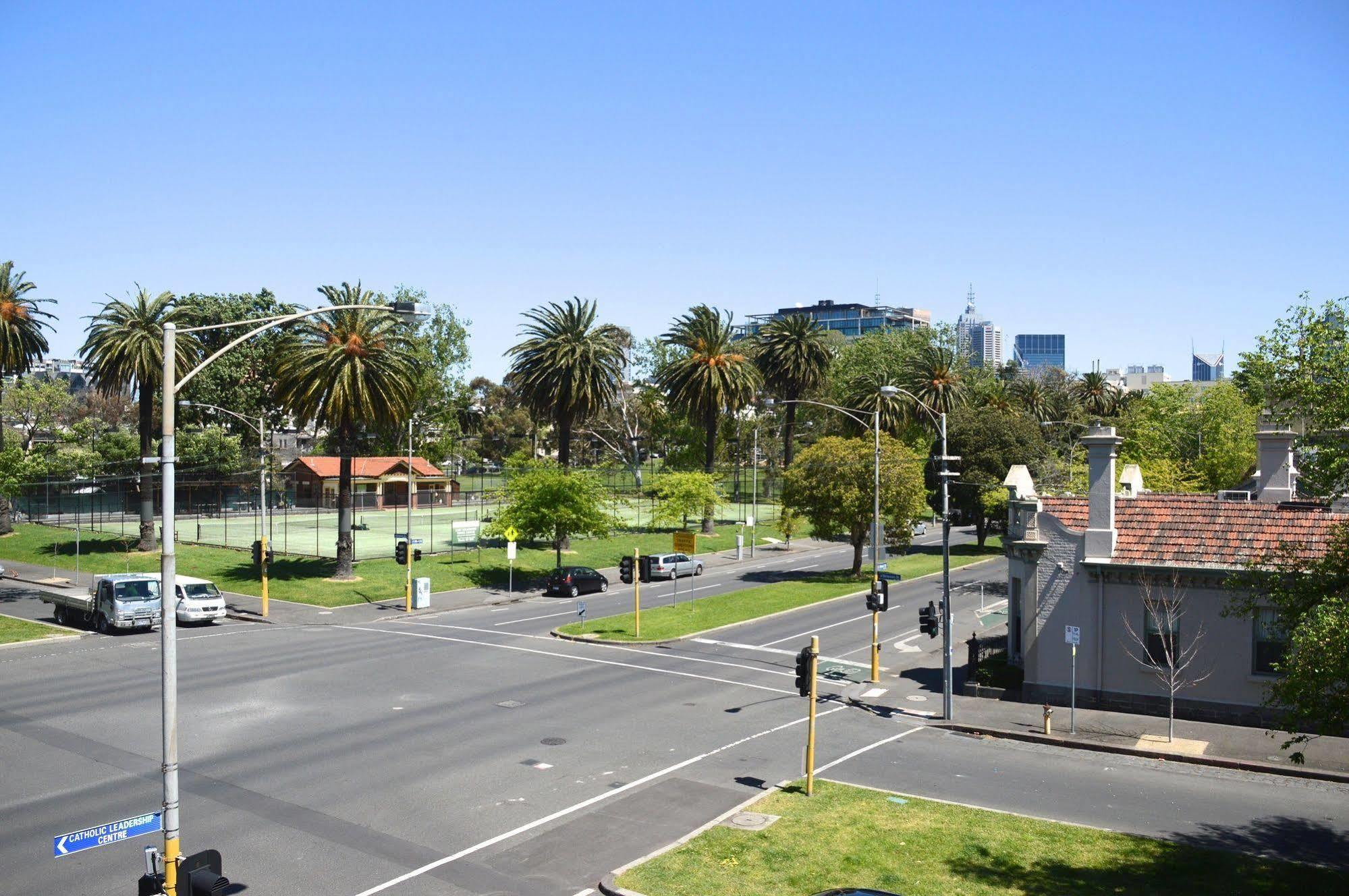 Birches Serviced Apartments Melbourne Dış mekan fotoğraf